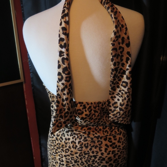 Halter top - Picture 2 of 3